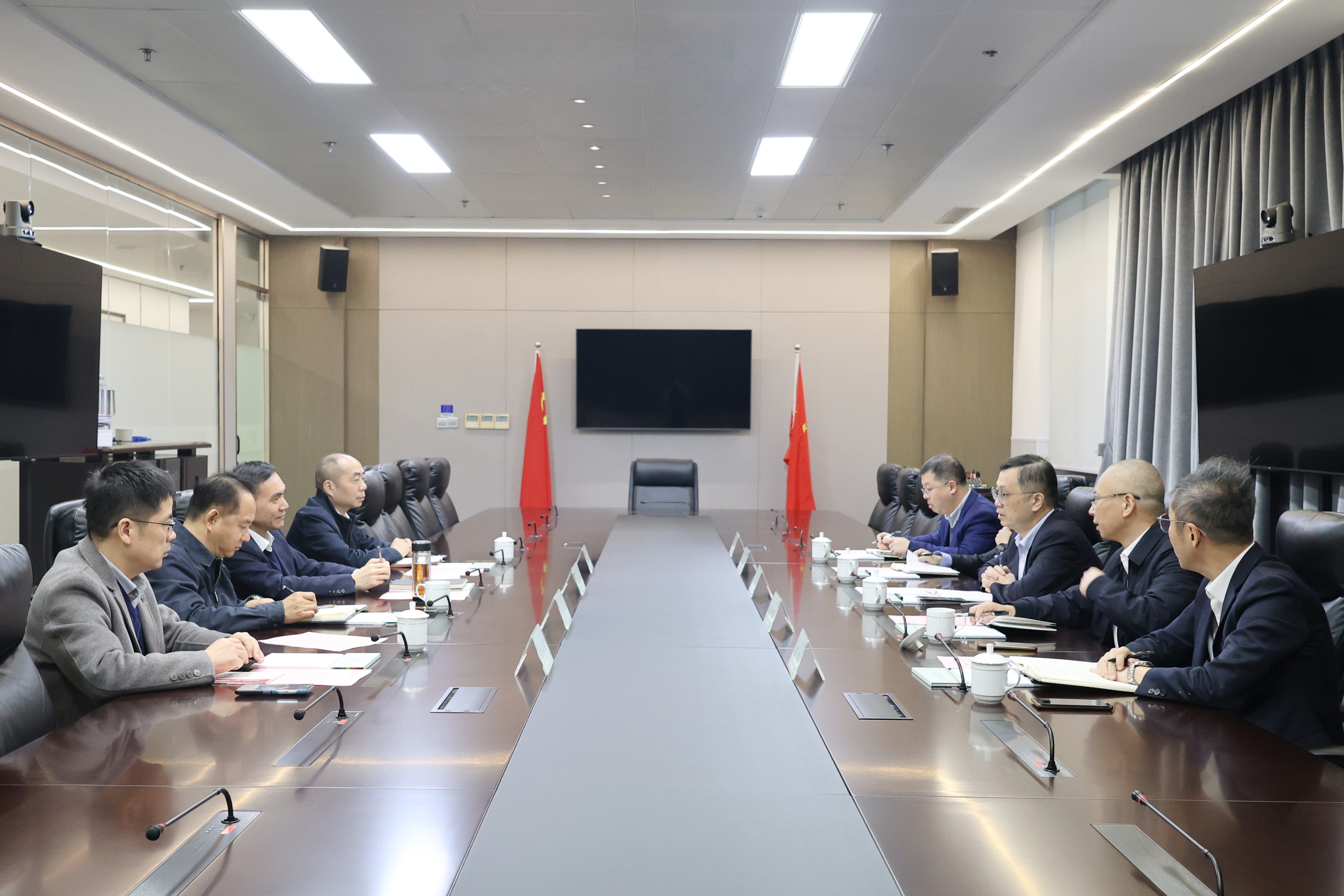 交通銀行浙江省分行行長(zhǎng)宋濱一行到訪省二輕集團(tuán)