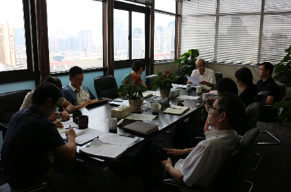 商業(yè)經(jīng)營公司黨總支召開“三嚴(yán)三實(shí)”專題教育第二專題學(xué)習(xí)研討會(huì)