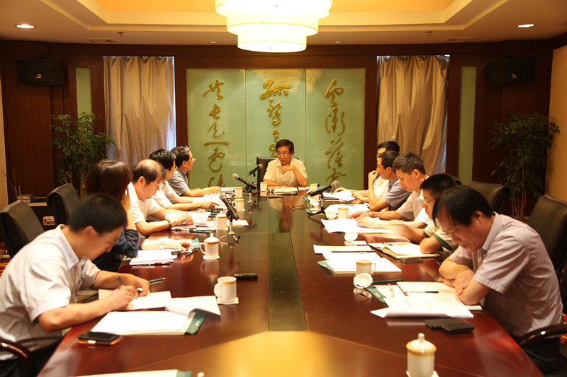 集團(tuán)公司黨委召開理論中心組（擴(kuò)大）專題學(xué)習(xí)會(huì)