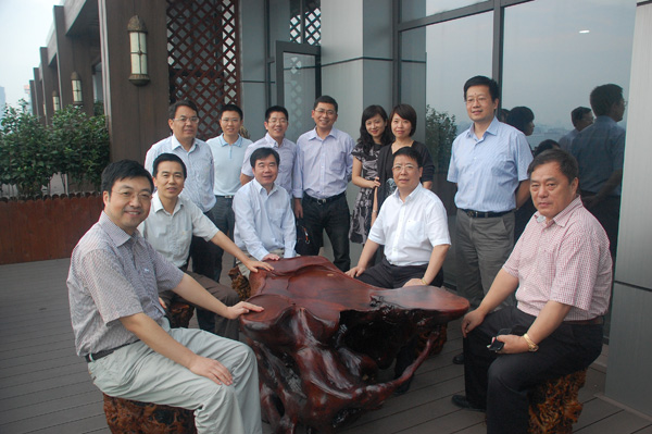 省國資委副主任戴震華、桑均堯蒞臨我司指導工作