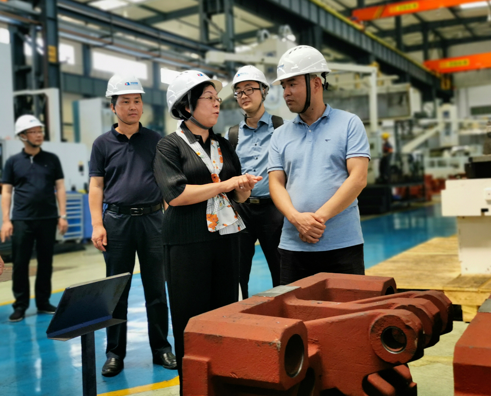 中國(guó)塑機(jī)協(xié)會(huì)常務(wù)副會(huì)長(zhǎng)粟東平赴申達(dá)公司調(diào)研