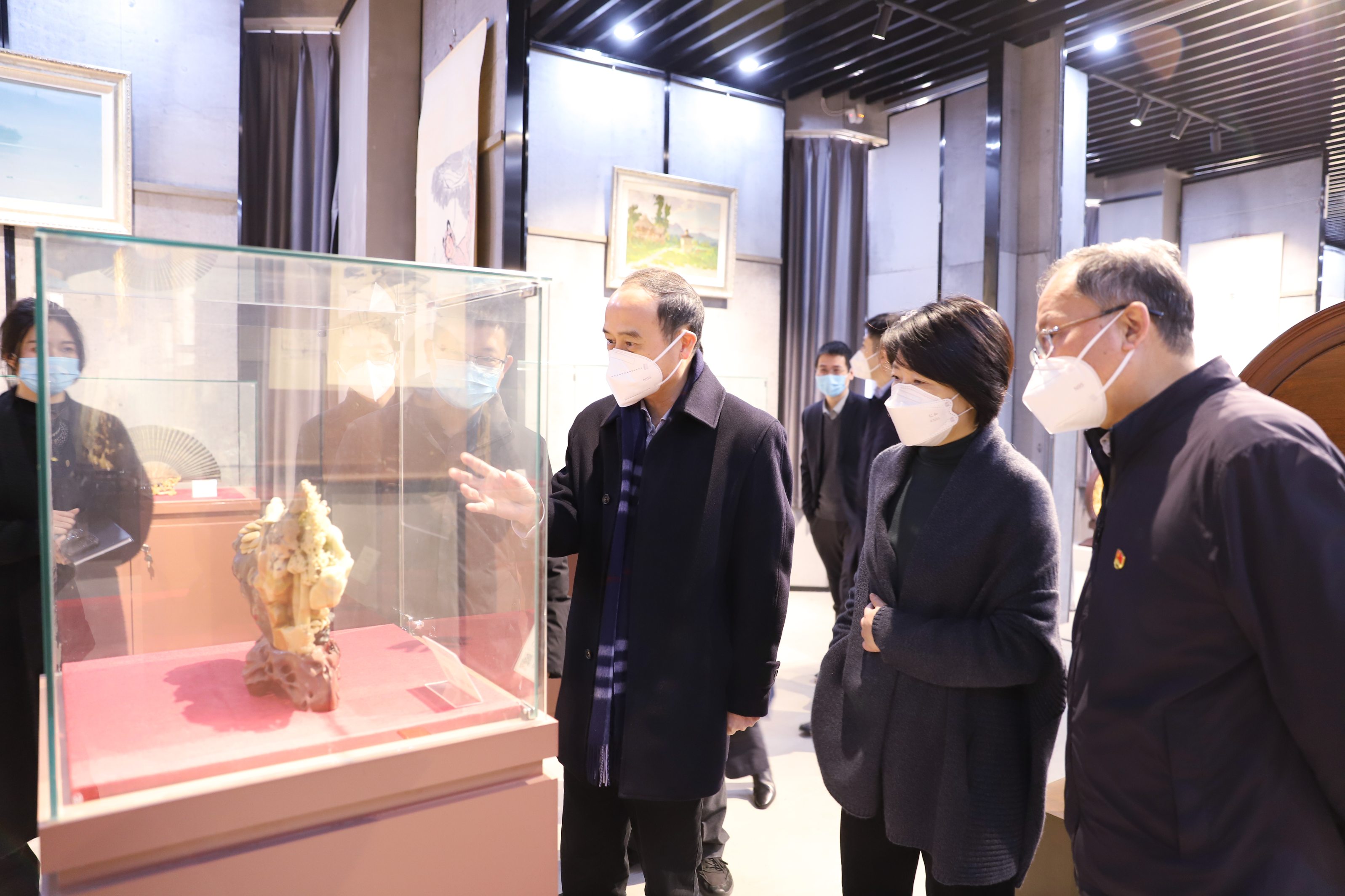 省國資委黨委委員、副主任姜揚劍到省二輕集團慰問調(diào)研